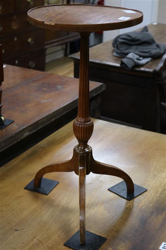 An Edwardian inlaid satinwood wine table W.28.5cm